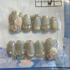 Silver Glitter Press-On‎ Nails with Floral Accents